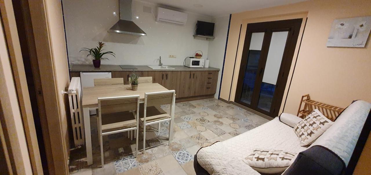Apartamentos La Venta Del Rome Horta de Sant Joan Oda fotoğraf